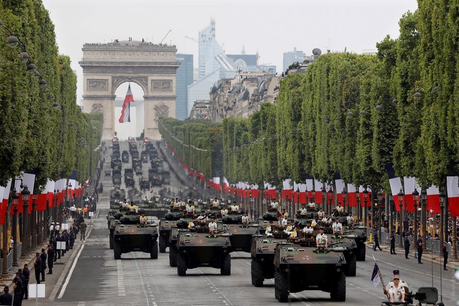 Defile Du 14 Juillet 19 La France En Bielorussie